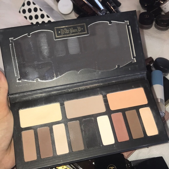 Kat Von D Other - KAT VON D SHADE LIGHT PALETTE Kat Von D Other - KAT VON D SHADE LIGHT PALETTE